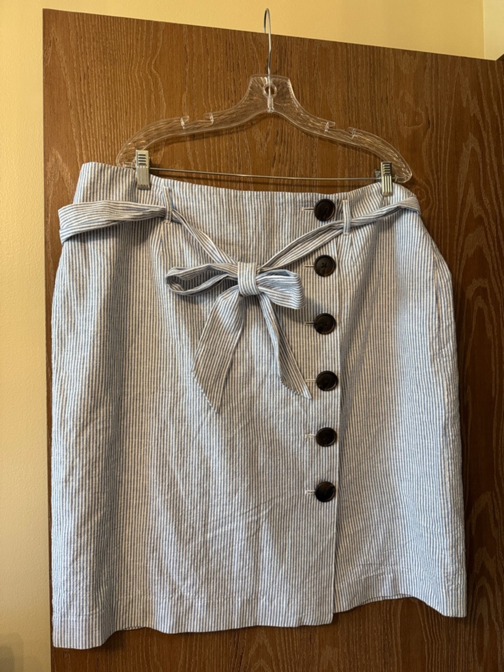 Boden US size 16 EUC Light Blue and White Striped Button-Front Tie-Waist Skirt